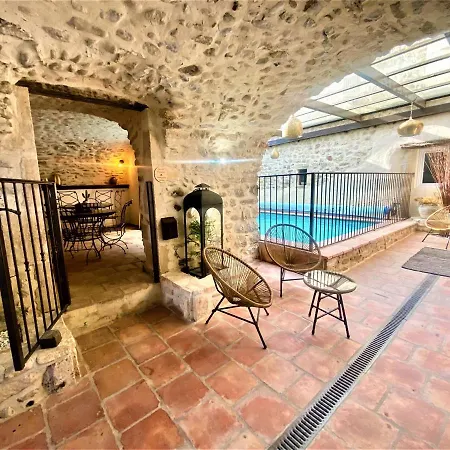 Holiday home De Groupe 9ch Ou 3 Independants De 3ch - Patio Et Piscine Interieure Chauffee Toute L'annee Vallon-Pont-d'Arc
