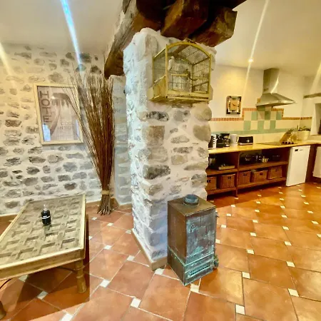 Holiday home De Groupe 9ch Ou 3 Independants De 3ch - Patio Et Piscine Interieure Chauffee Toute L'annee Vallon-Pont-d'Arc