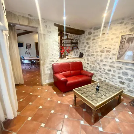 De Groupe 9ch Ou 3 Independants De 3ch - Patio Et Piscine Interieure Chauffee Toute L'annee Holiday home Vallon-Pont-d'Arc
